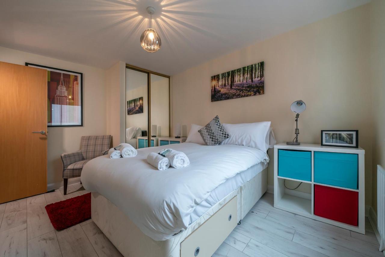 1 Bd Apt In Historical W Belfast Close To Centre Eksteriør billede