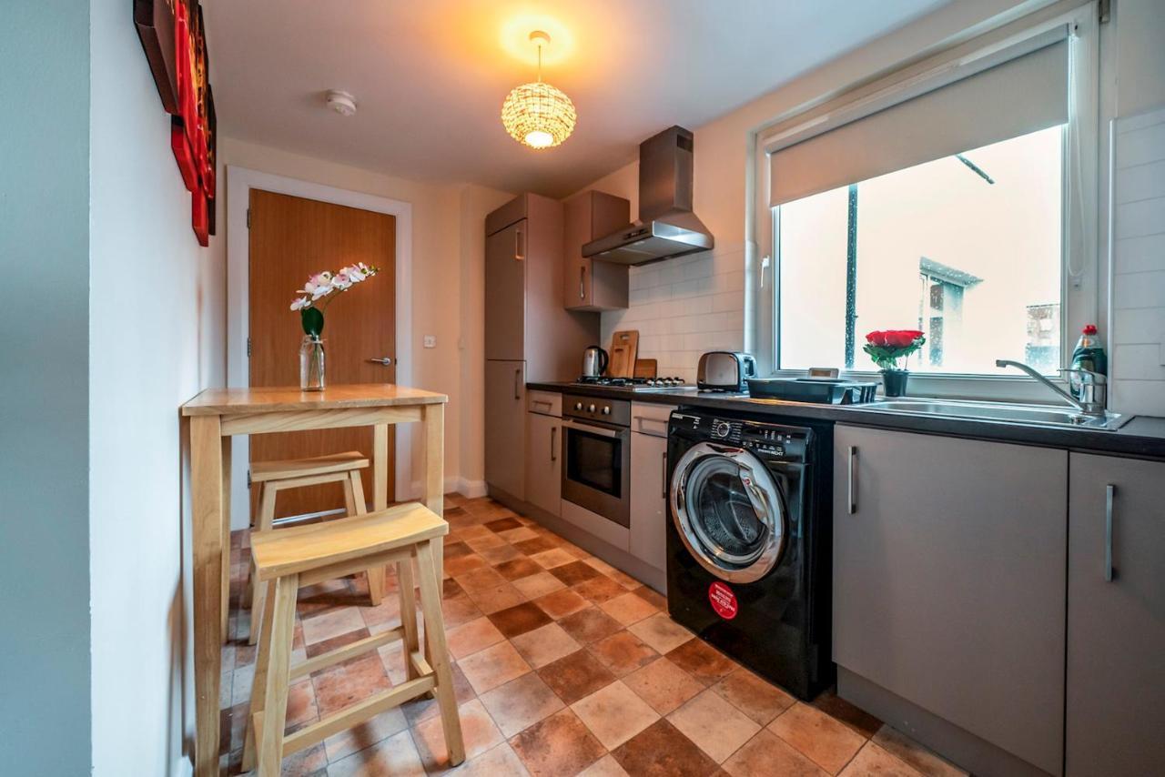 1 Bd Apt In Historical W Belfast Close To Centre Eksteriør billede