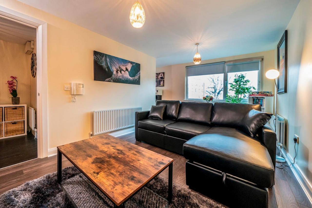 1 Bd Apt In Historical W Belfast Close To Centre Eksteriør billede